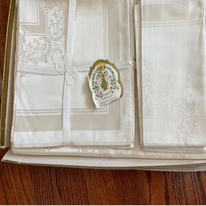 🆕Warranted Damask mid‎ century white tablecloth 8 napkin set 84x64 NOS boxed